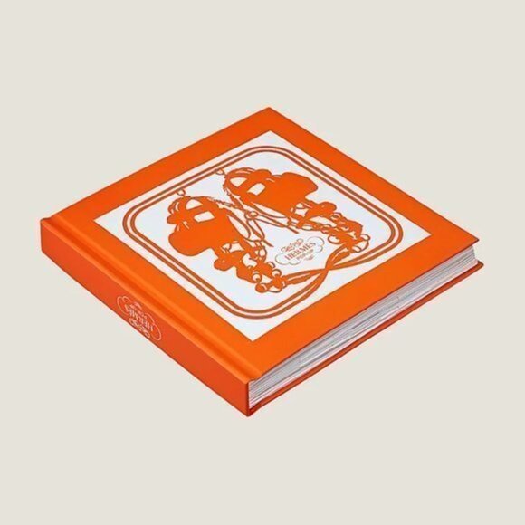 NWT Hermès Pop Up Coffee Table Book - Picture 1 of 8